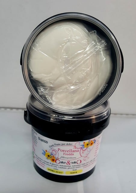 Food-grade porcelain for the finest, clearest petals! White Gum Paste for Flowers