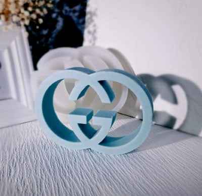 Grande Logo Griffe Gucci di 14 x h9 x 3 cm. Stampo in silicone anche per Candele