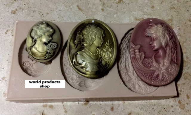 Round Christmas Cup Cake. Silicone mold also for candles.