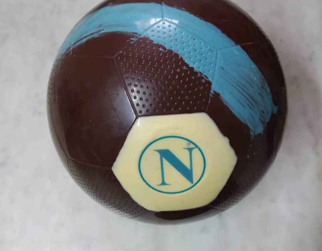 Pallone di cioccolato personalizzato piccolo. 500 GRAMMI