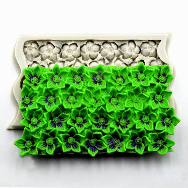 Fiori. Grande Bordo Floreale di 20 x 12 cm in silicone con molti Fiori