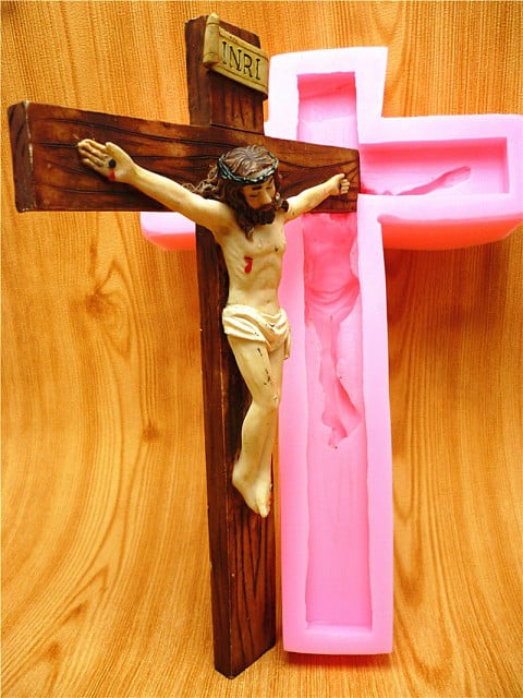 Large 14.5 cm cross decorated with Jesus. Silicone mold.