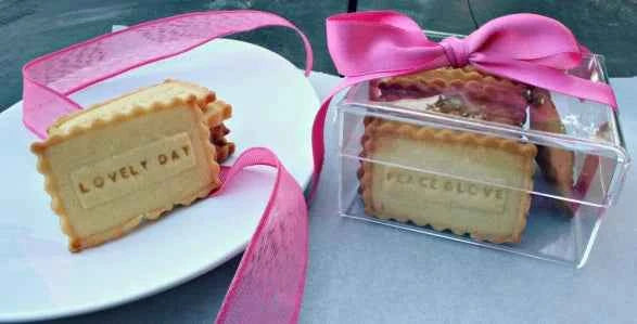 Numeri e simboli aritmetici. Set di 16 tagliapasta in plastica