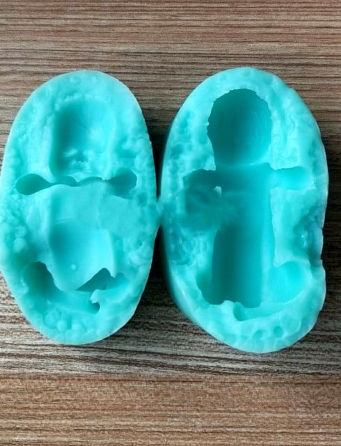 Neonato pugni chiusi. Stampo in silicone anche per Candele