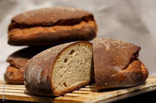 Castelvetrano flour for black bread made from durum wheat. 1 kg.