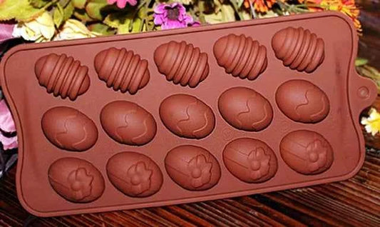 Stampo in silicone per realizzare 15 Ovetti Pasqua decorati