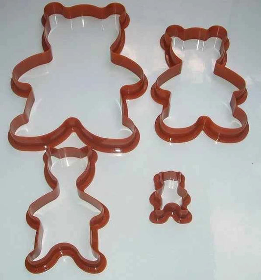 Set di 4 Stampi Tagliapasta a forma di Orsetto in varie misure.