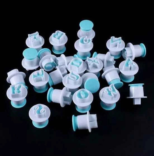 Alfabeto con Lettere e Bandierine. Stampo in Silicone. Bunting Alphabet Katy Sue