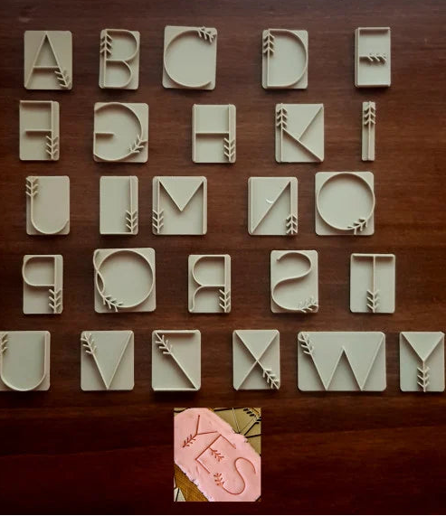 Cutter di 26 Lettere Timbro con il FIORE FOGLIE. Stampo Alfabeto