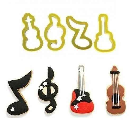 Musica. Set di 12 Tagliapasta in metallo a forma di Strumenti Musicali.