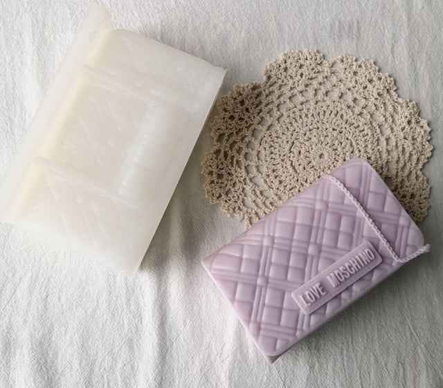 Grande Borsetta Logo Griffe Love MOSCHINO di 14.5 x h 8.5 x 4 cm. Peso 377 gr.