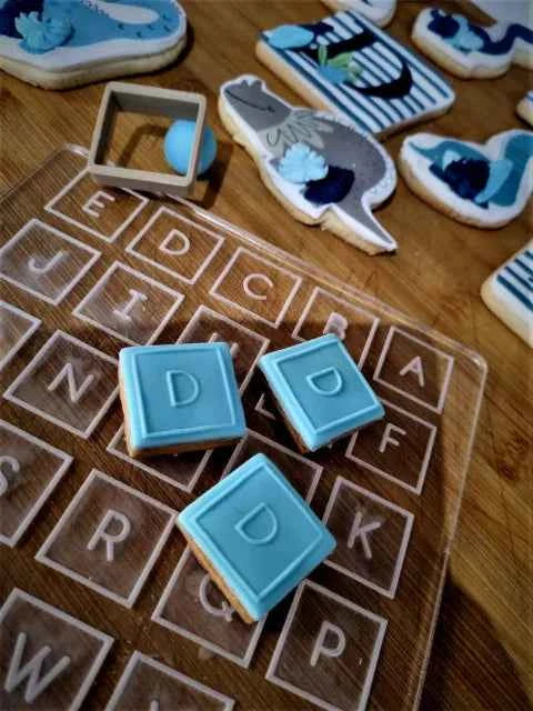 Cutter di 26 Lettere Timbro con il FIORE FOGLIE. Stampo Alfabeto