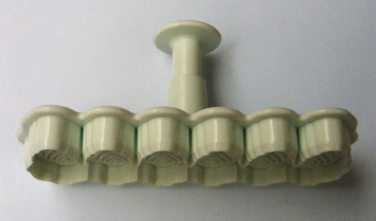 Pizzi e Merletti. Bordo con 6 Decori. Stampo espulsione Tagliapasta