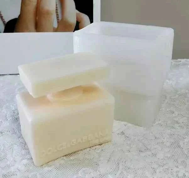 Stampo Profumo Logo Griffe Dolce e Gabbana The One di 8 x 6 cm. Stampo in silicone anche per Candele. MakeUp