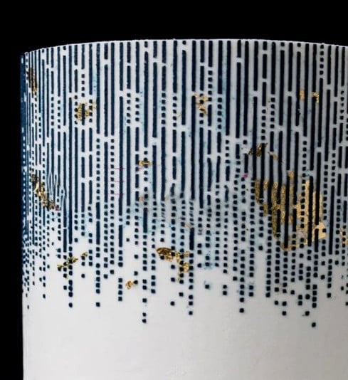 Stencil border to decorate your cake