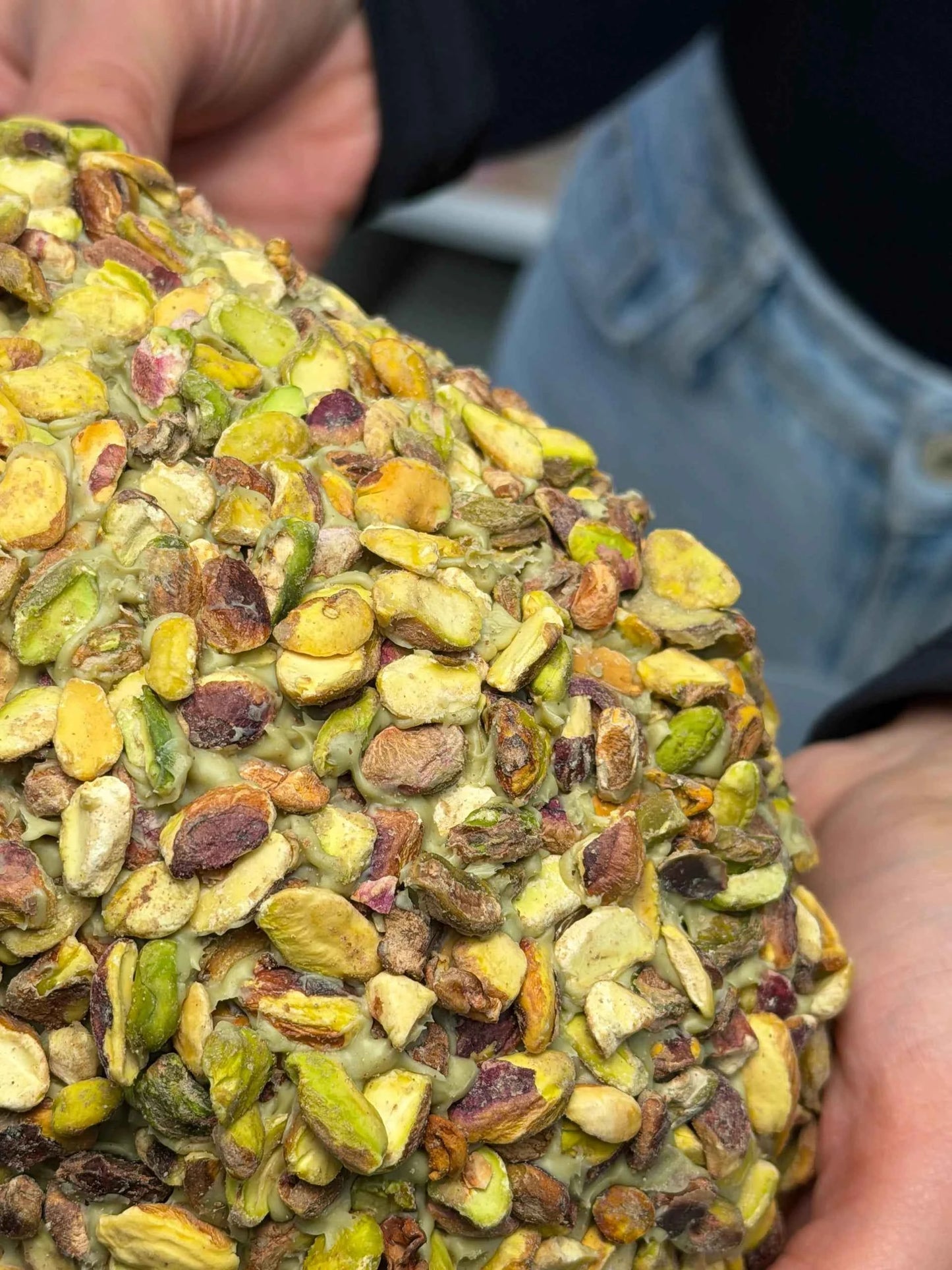 Uovo di Pasqua Smeraldo al Pistacchio, con golosa sorpresa