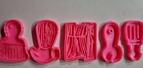 10 or 15 cm column with thin lines. Silicone mold also for candles.