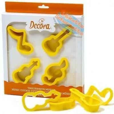 Musica. Set di 12 Tagliapasta in metallo a forma di Strumenti Musicali.