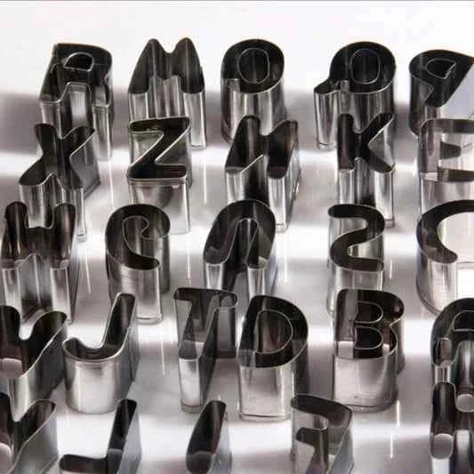 Set Lettere Alfabeto. Stampi incisione Tagliapasta in metallo.