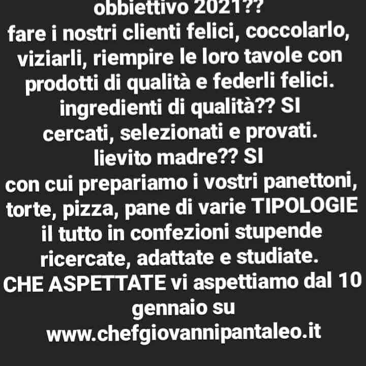 panettone artigianale farcito ai 3 cioccolati fatto con lievito madre1500 Grammi
