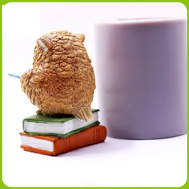 Grande Gufo di 9.5 cm con Libri. Stampo ad alta risoluzione in silicone