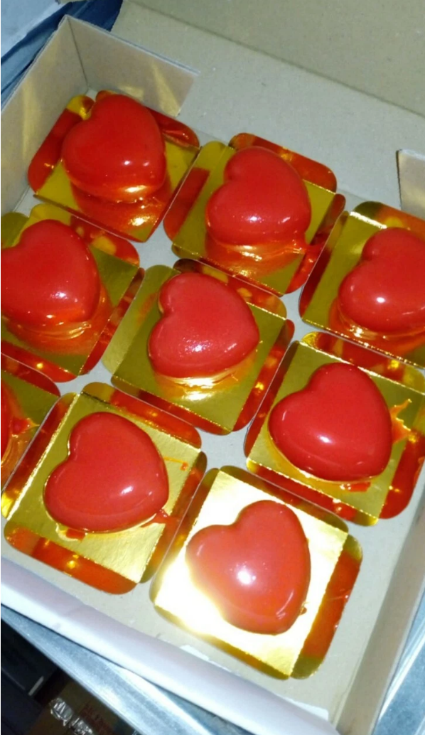 Torta San valentino glassa alla fragola e cioccolato.By Chef Giovanni Pantaleo - WORLD PRODUCTS SHOP