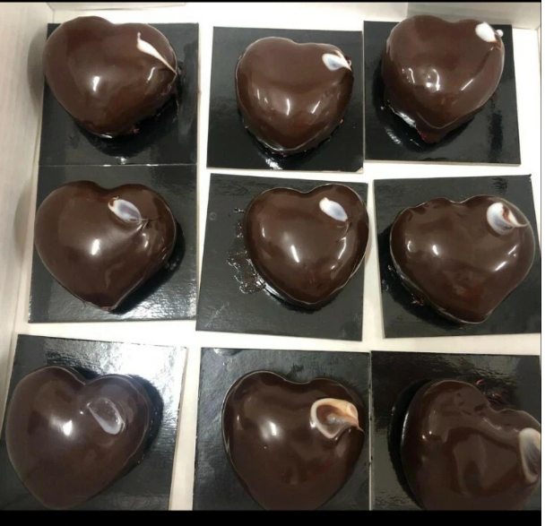 Torta San valentino glassa alla fragola e cioccolato.By Chef Giovanni Pantaleo - WORLD PRODUCTS SHOP