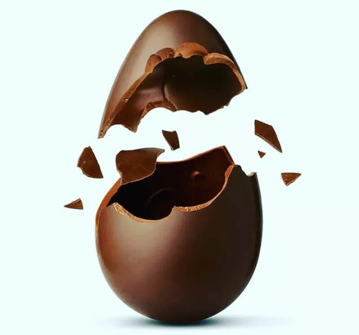 DUE COLOMBE UN UOVO DI PASQUA DA 250 GRAMMI OMAGGIO. World products shop. - WORLD PRODUCTS SHOP